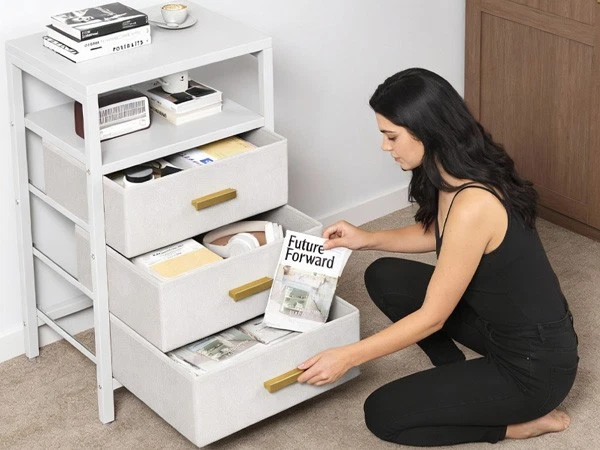 Table de chevet moderne à 3 tiroirs en tissu