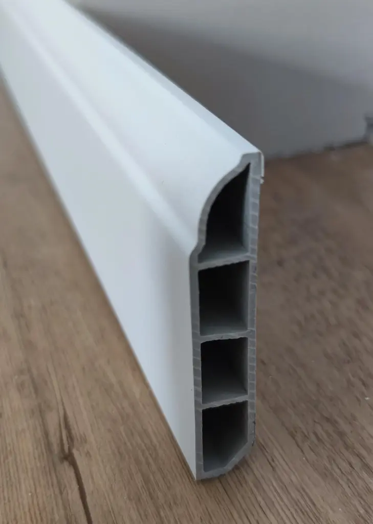 [SPC-PLNT80] SPC PLINTHE BLANCHE 2400*80mm*15