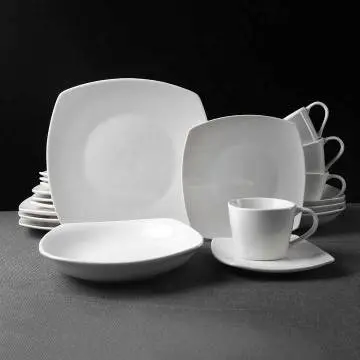 Set vaisselle blanc 20 pièces pour 4 personnes.