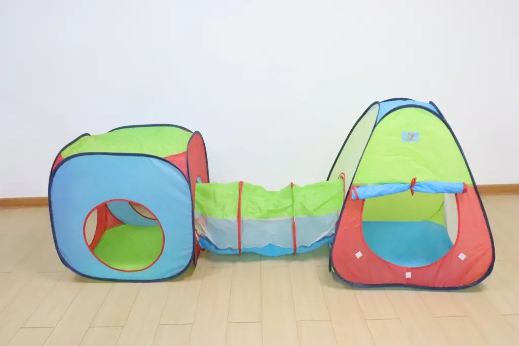 [CJ-1437707] Tents and game tunnel