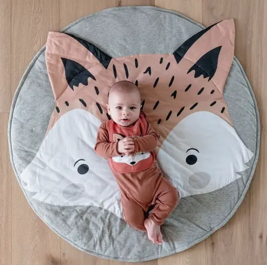 Ultra-comfortable fleece play mat Fox