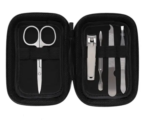 Set de manucure dans sa pochette