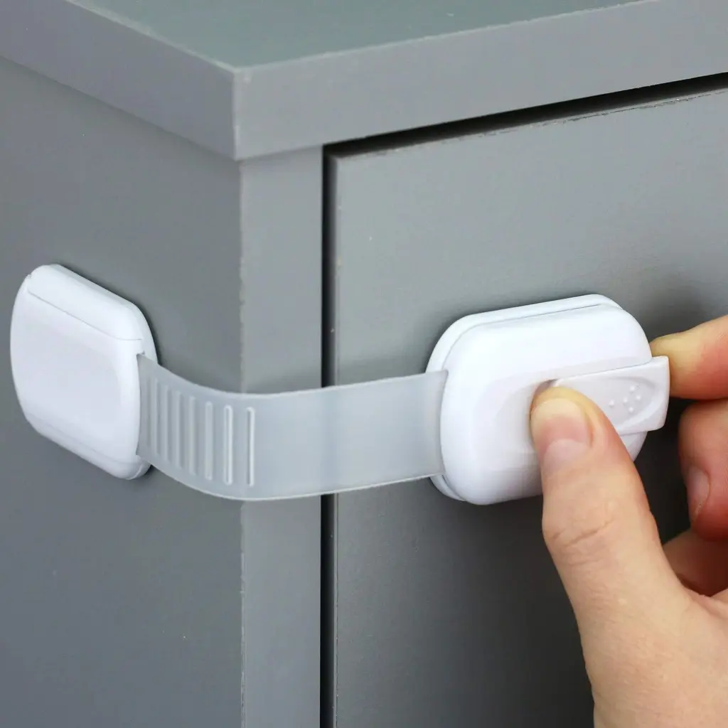 [YY-032] 4 Serrures de securite coulissantes pour fermer les tiroirs,  armoires, portes...