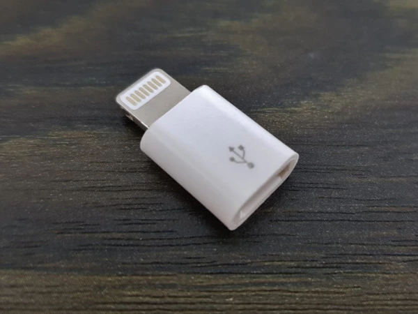 Micro-USB adapter - iPhone